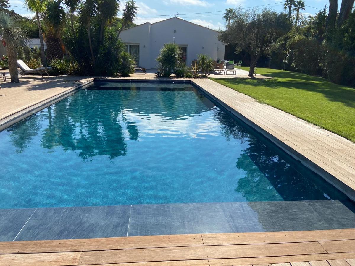 Le Mas De La Dame Saint-Tropez Exterior photo