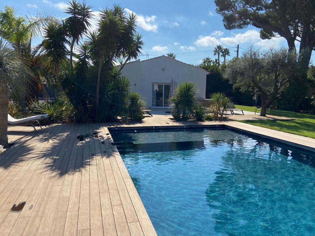 Le Mas De La Dame Saint-Tropez Exterior photo